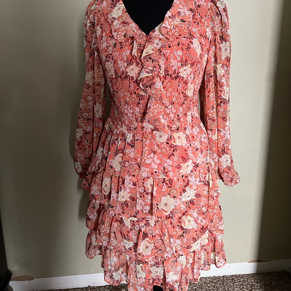 This is such a fun dress super cute . Size medium